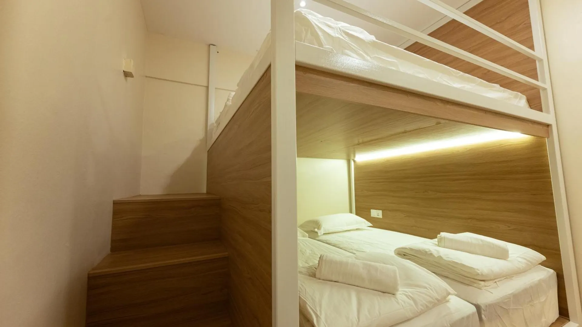 Dreambox Melaka Hostel